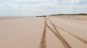 Theddlethorpe Beach, near Mablethorpe, Lincolnshire (© © Copyright Derek Voller (https://www.geograph.org.uk/profile/34885) and licensed for reuse (https://www.geograph.org.uk/reuse.php?id=4511110) under this Creative Commons Licence (https://creativecommons.org/licenses/by-sa/2.0/).)