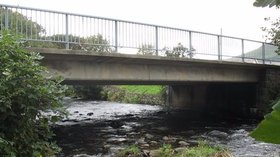 The A499 Pontllyfni Road Bridge (© Eric Jones [CC BY-SA 2.0 (https://creativecommons.org/licenses/by-sa/2.0)], via Wikimedia Commons (original photo: https://commons.wikimedia.org/wiki/File:The_A499_Pontllyfni_Road_Bridge_-_geograph.org.uk_-_250263.jpg))