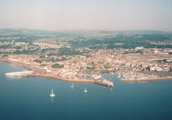 Penzance Aerial (© By Daniel Bagshaw (Own work) [CC BY-SA 2.5 (http://creativecommons.org/licenses/by-sa/2.5)], via Wikimedia Commons (original photo: https://commons.wikimedia.org/wiki/File:Penzance_Aerial.jpg))