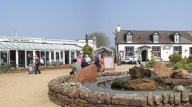 Gretna Green near the caravan site (© Kenneth Allen [CC BY-SA 2.0 (http://creativecommons.org/licenses/by-sa/2.0)], via Wikimedia Commons (original photo: https://commons.wikimedia.org/wiki/File:Gretna_Green,_Scotland_-_geograph.org.uk_-_403920.jpg))